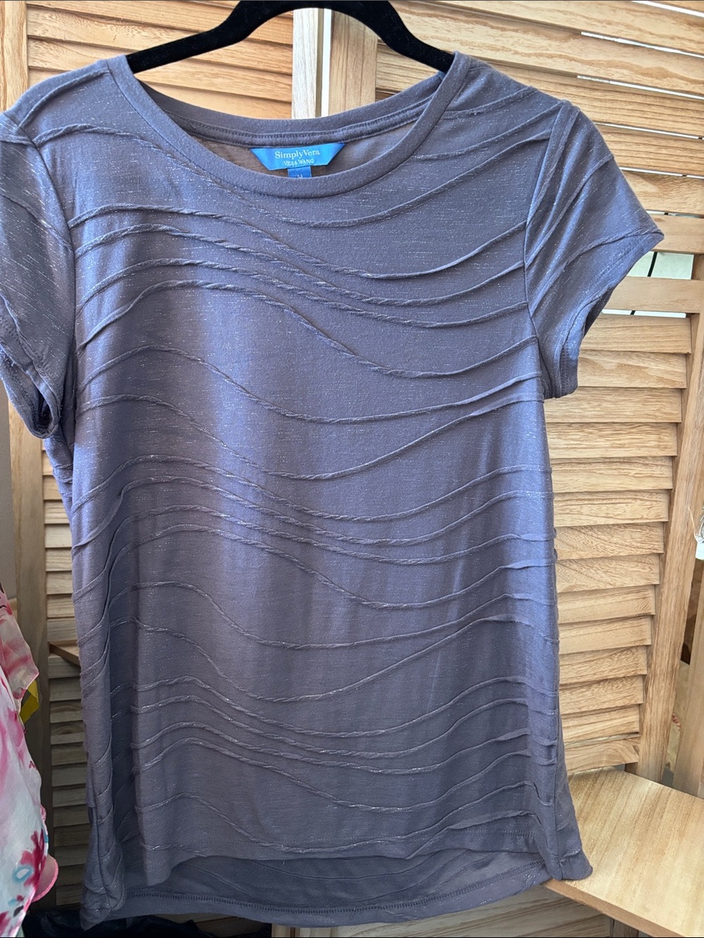 Simply Vera Vera Wang Gray Short Sleeve Wave Texture Tee With Shimmer Medium